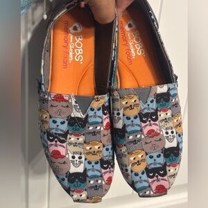 Women’s Skechers BOBS for Cats Print Slip-On Shoes/Flat 6.5, multi color,cushion